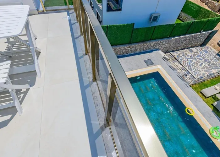 Atlantis- 4 Bedroom Holiday Villa In Hisaronu Villa *