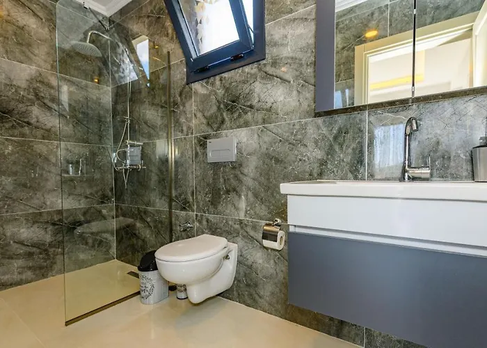 Atlantis- 4 Bedroom Holiday Villa In Hisaronu