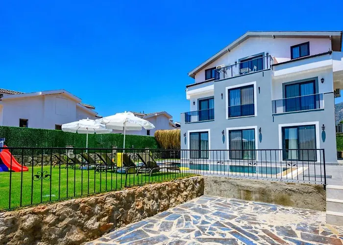 Villa Atlantis- 4 Bedroom Holiday Villa In Hisaronu